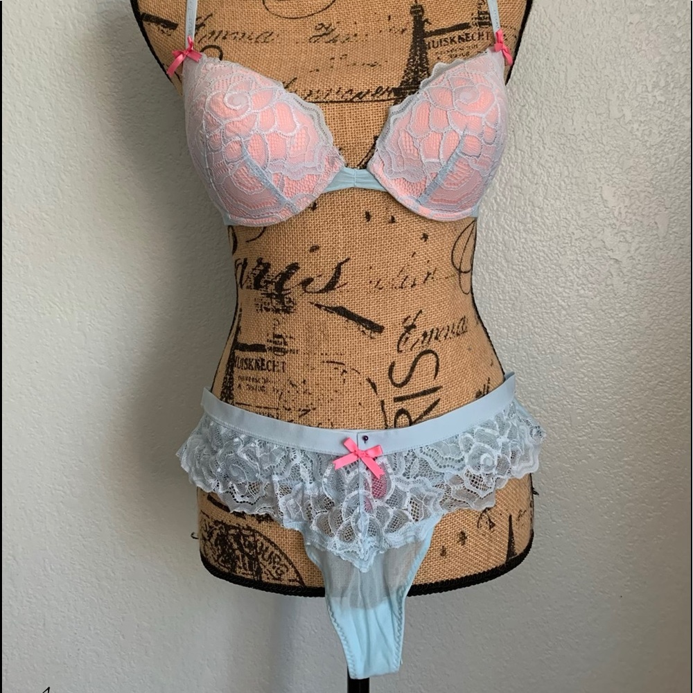 Never worn complete set